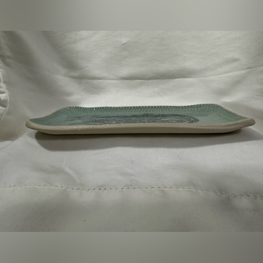 Studio pottery trinket tray. Green glaze with hand painted Jellyfish design. - Picture 7 of 14
